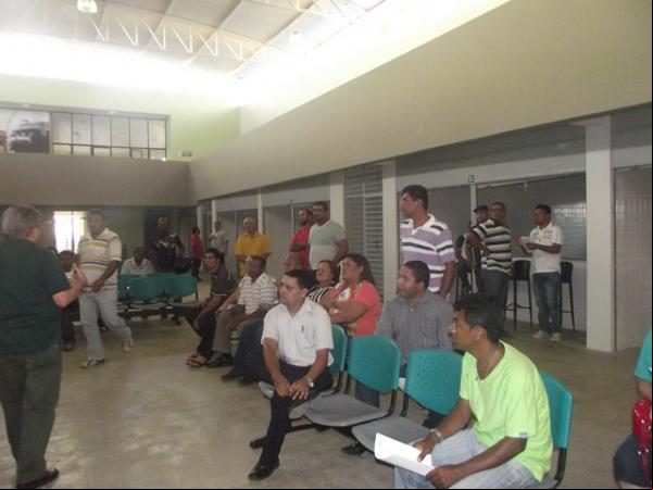 Prefeitura de Floriano entrega chaves de boxes da rodoviária aos comerciantes.(Imagem:FlorianoNews)