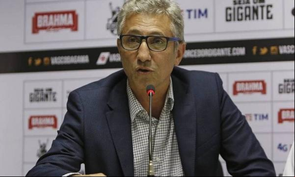 Alexandre Campello, presidente do Vasco, vê time ainda em formação.(Imagem:Rafael Ribeiro)