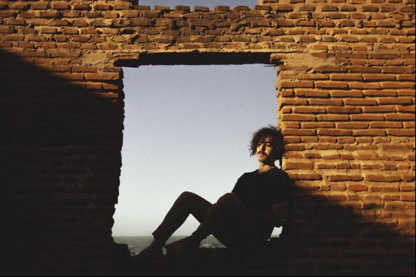 Rafa Martins vislumbra outro horizonte musical no primeiro álbum solo,