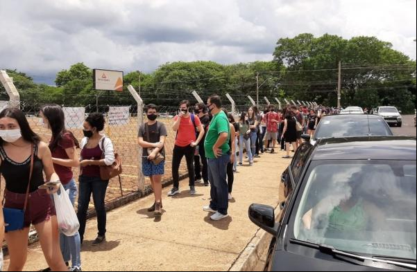?O problema é o calor, ainda mais em Ribeirão Preto. Vou beber água pra ver se facilita. Na Unicamp, fecharam a sala e deixaram o ar-condicionado ligado, aí não prejudicou em nada?(Imagem:Reprodução)