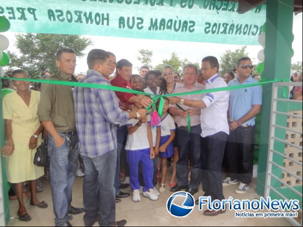 São Francisco do Piauí inaugura escola modelo com presença de autoridades.(Imagem:FlorianoNews)