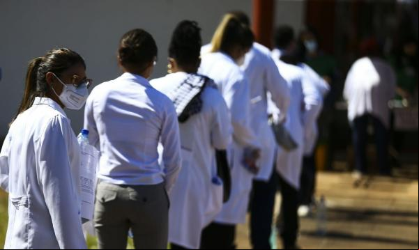 Exame é para médicos diplomados no exterior.(Imagem:Marcelo Camargo/Agência Brasil)