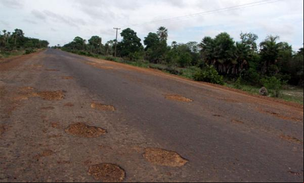 estrada esburacadas(Imagem:e Piaui)