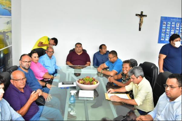 Vereadores de Floriano destinam emendas de quase R$ 200 mil para cooperativa de leite.(Imagem:CMF)