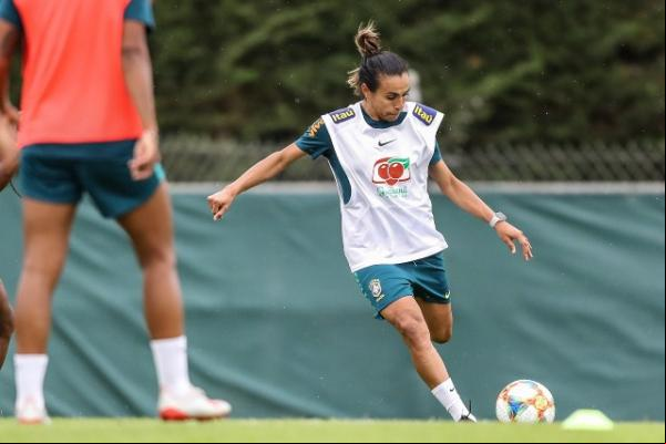 Duelo da próxima quinta pode definir a classificação do Brasil na Copa do Mundo Feminina. Segundo Andressa Alves, craque está com