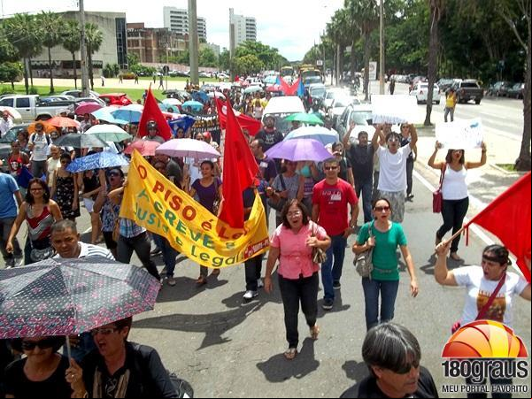 Professores foram para as ruas e praticamente pararam Teresina.(Imagem:180graus)