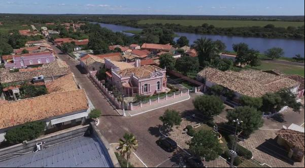 Sede da prefeitura de Barras, no Piauí, com o rio Marataoã ao fundo.(Imagem:Divulgação/ Prefeitura de Barras)