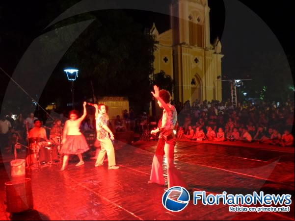 Projeto Palco Giratório apresentou espetáculo