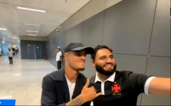Coutinho desembarca no Brasil.(Imagem:BTB Sports)
