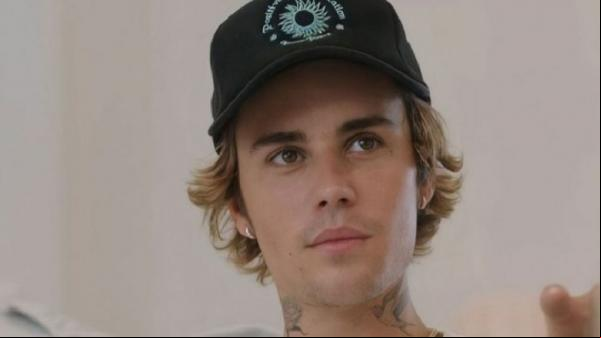 O astro da música pop, Justin Bieber, 26, poderá ser uma liderança religiosa em breve. Segundo informações divulgadas pelo site OK! Magazine, o cantor está estudando para se tornar(Imagem:Divulgação)