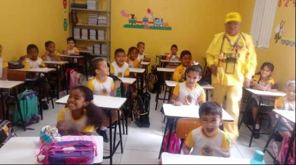 Alegria e reencontros marcam volta às aulas no Centro Educacional Peniel.(Imagem:FlorianoNews)