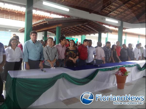 São Francisco do Piauí inaugura escola modelo com presença de autoridades.(Imagem:FlorianoNews)