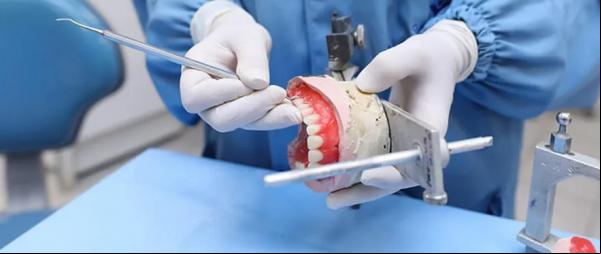 Aprimorando o sorriso das pessoas, a Odontologia é um importante instrumento de transformação social.(Imagem:Ares Soares)