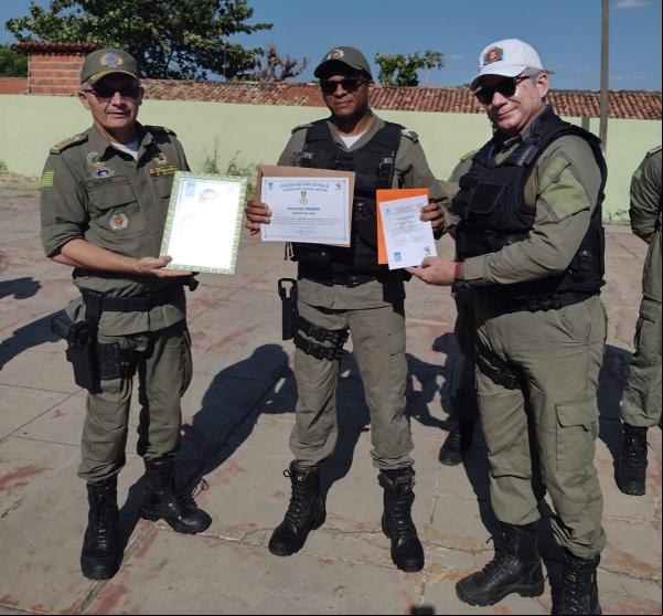 Cb Moisés recebeu homenagem de