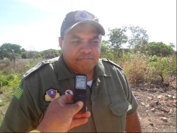 Polícia Militar de Floriano encontra veículo roubado escondido em matagal.(Imagem:FlorianoNews)