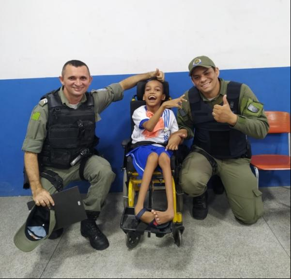 Palestra do Pelotão Escolar emociona alunos da Escola Naila Bucar e inspira jovem sonhador.(Imagem:Reprodução/Instagram)