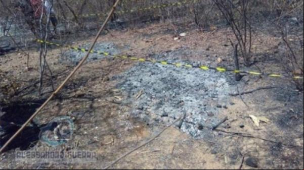 Corpos são achados carbonizados e polícia suspeita que seja de padrasto e enteada.(Imagem:PortalB1/Alessandro Guerra)