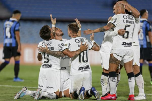 Corinthians supera lesão de Renato Augusto e vence na estreia da Libertadores(Imagem:Rodrigo Coca)