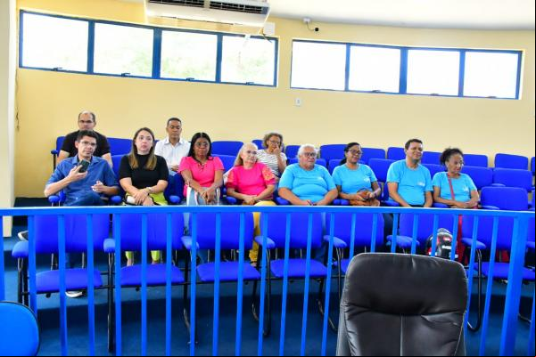 Câmara Municipal de Floriano discute a regulação de pacientes em audiência pública.(Imagem:CMF)