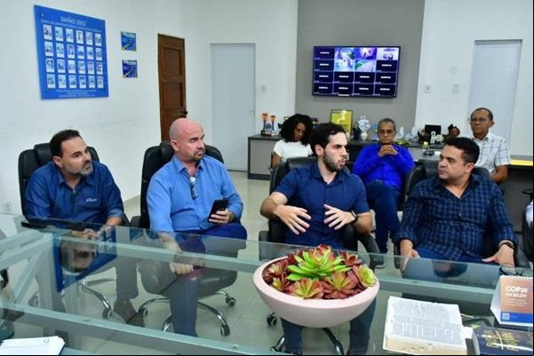 Prefeito de Floriano e Grupo FS se reúnem para tratar sobre a implantação de um Terminal de Combustível na cidade(Imagem:Reprodução/Secom)