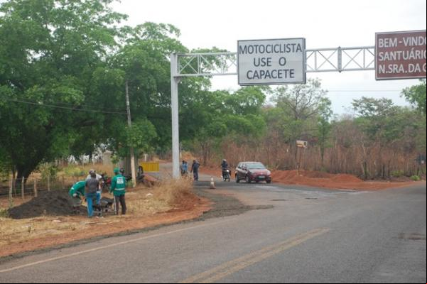 Secretaria de Infraestrutura realiza Operação Tapa Buracos em Floriano.(Imagem:Waldemir Miranda)