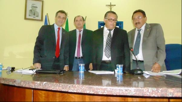 Prefeito apresenta mensagem na abertura do ano legislativo.(Imagem:Secom)