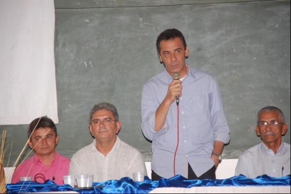 .Professores recebem certificado do Curso de Extensão em Educação Integrada.(Imagem:Waldemir Miranda)