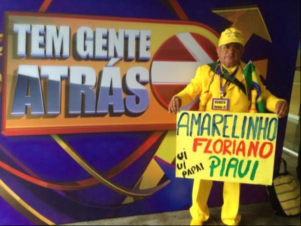 Repórter Amarelinho chega ao estúdio da Rede Globo.(Imagem:FlorianoNews)