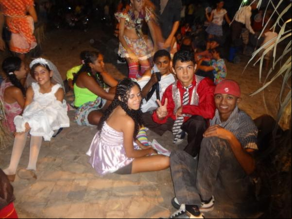 Alegria e animação marcaram o encerramento do 7º Arrastapé no bairro Tiberão.(Imagem:FlorianoNews)