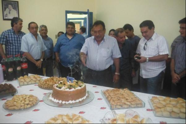 Presidente da Câmara aniversaria e ganha festa surpresa(Imagem:FlorianoNews)