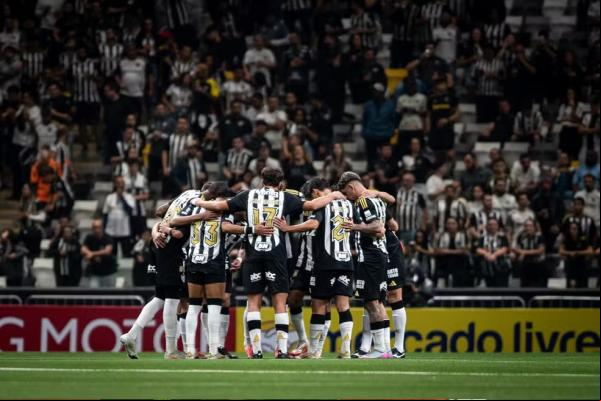 Jogadores do Atlético-MG se reúnem antes da partida contra o Cienciano.(Imagem:Alessandra Torres/AGIF)