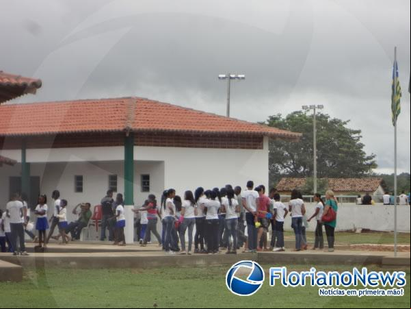 São Francisco do Piauí inaugura escola modelo com presença de autoridades.(Imagem:FlorianoNews)