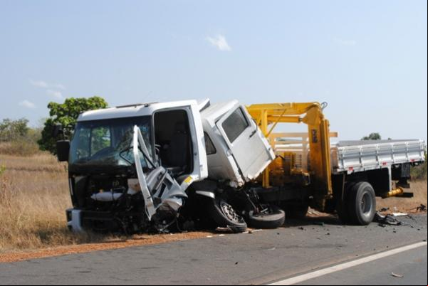Acidente envolvendo veículos da Eletrobras deixa um morto na BR-343.(Imagem:Portal Campo Maior)