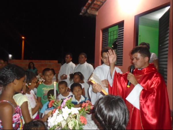 Crianças e jovens recebem sacramento da primeira Eucaristia em Floriano.(Imagem:FlorianoNews)