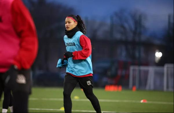 Atleta piauiense Kedma Larissa, de 20 anos, mora há seis meses na Ucrânia.(Imagem:Arquivo Pessoal)
