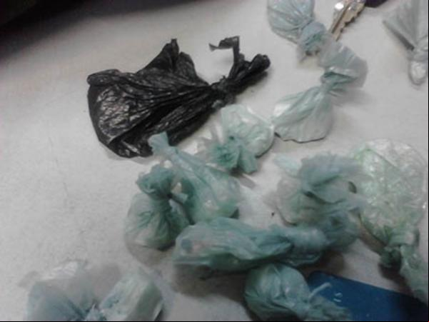PM estoura boca de fumo e garota e dois rapazes são apreendidos.(Imagem:Cidade Verde)