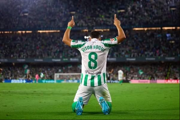 Vitor Roque está emprestado pelo Barcelona ao Betis até o final da atual temporada.(Imagem:Getty Images)