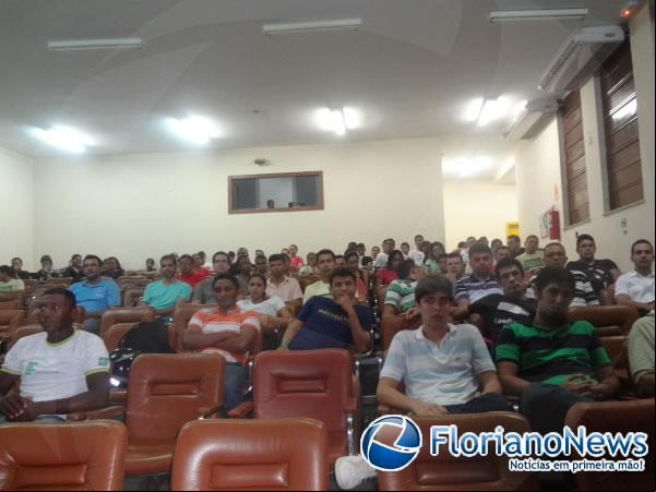 Físico oeirense apresenta livro sobre ?Energia Solar? no IFPI em Floriano.(Imagem:FlorianoNews)