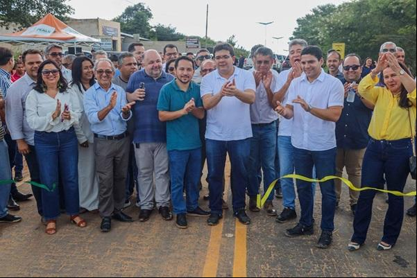Rafael Fonteles inaugura estrada e autoriza diversas obras em Palmeira do Piauí(Imagem:Reprodução)