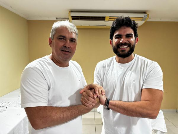 Maurício Bezerra anuncia apoio a Dr. Marcus Vinícius para pré-candidato à prefeito de Floriano.(Imagem:Divulgação)