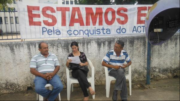 Em defesa do ACT 2013/2014, eletricitários de Floriano entraram em greve por tempo indeterminado.(Imagem:FlorianoNews)