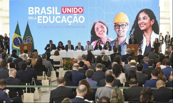 Presidente Lula esteve em reunião na manhã de hoje com reitores.(Imagem:Marcelo Camargo/Agência Brasil)