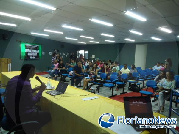 Evento em homenagem aos historiadores é promovido pelo Centro Acadêmico de Historia na UESPI.(Imagem:FlorianoNews)