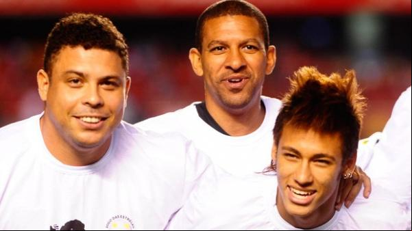 Ronaldo, Djalminha e Neymar juntos no Jogo das Estrelas.(Imagem:Marcos Ribolli/Globoesporte.com)