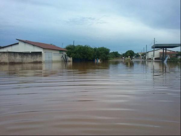 Cidade ficou ilhada após rompimento de barragem.(Imagem:Alonso Gomes/Arquivo Pessoal)