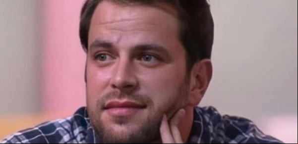 Tadeu também quis saber sobre o relacionamento de Arthur e Gustavo, e o ator fez uma análise.