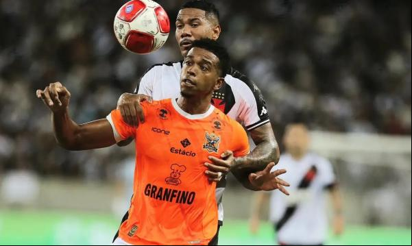 Xandinho fez para a Laranja Mecânica e Piton marcou para o Cruzmaltino.(Imagem:Úrsula Nery/Ferj/Direitos Reservados)
