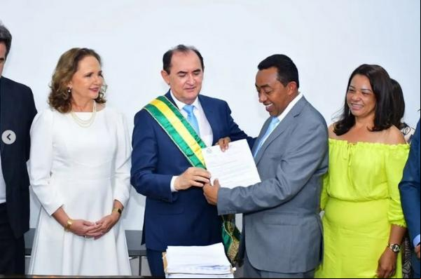 Realizada solenidade de sucessão e posse do novo prefeito de Floriano.(Imagem:Reprodução/Instagram)