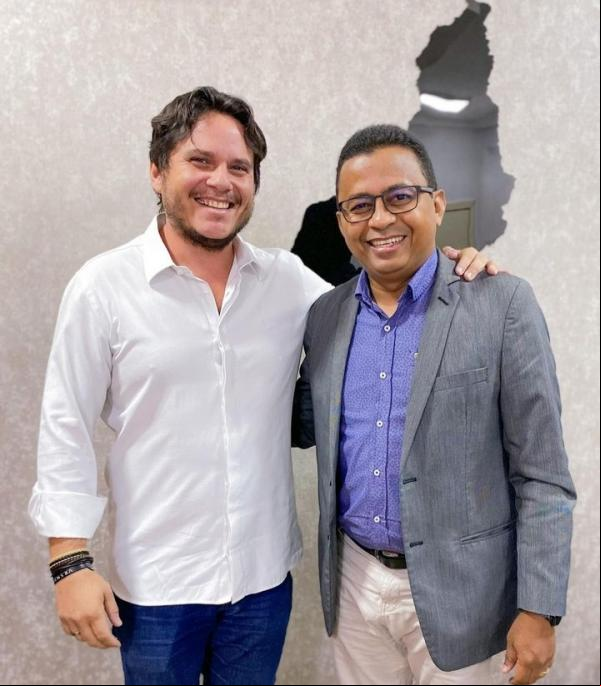 Vereador Carlos Eduardo e o deputado federal Dr. Francisco Costa(Imagem:Reprodução)
