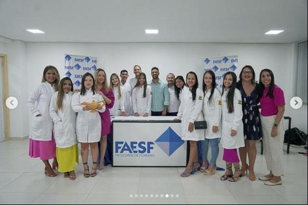 Acadêmicos de Enfermagem da FAESF realizam Cerimônia da agem da Lâmpada.(Imagem:Reprodução/Instagram)